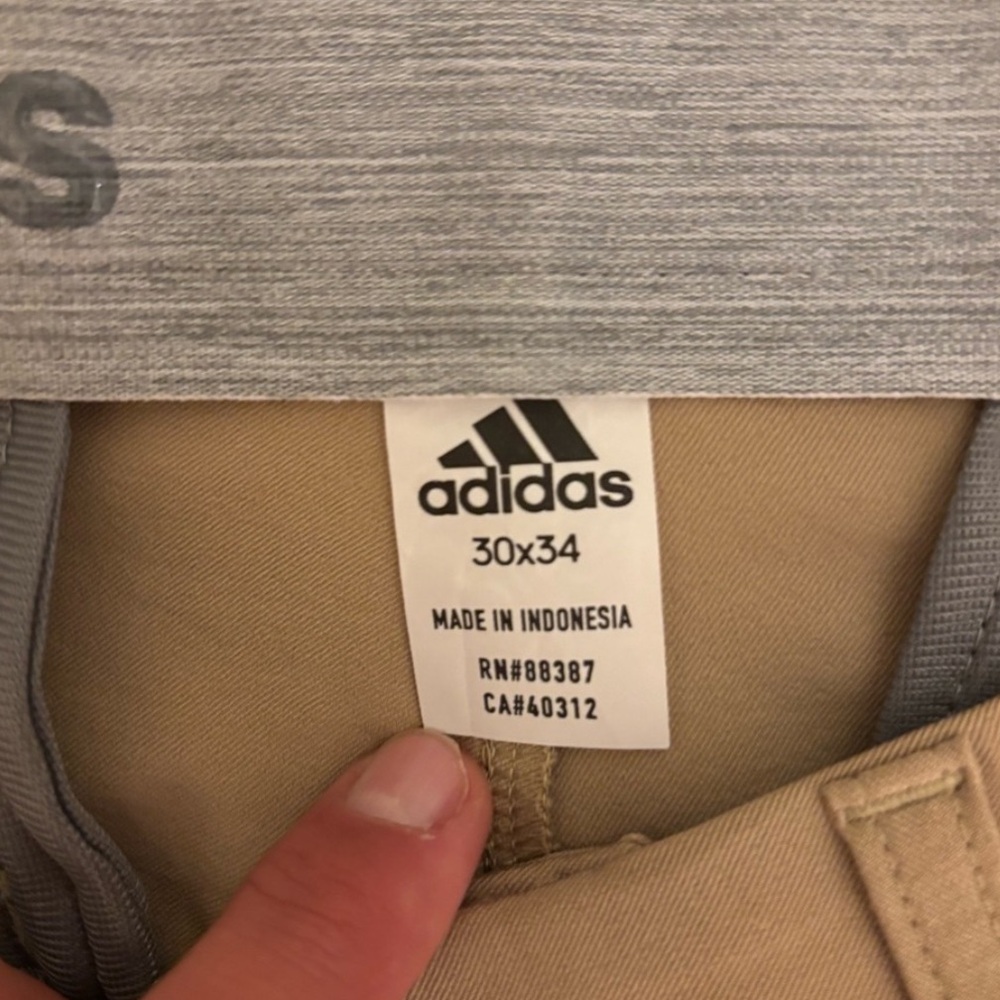 Men’s Adidas Ultimate 365 Tapered Leg Mens Golf pants khaki size 30x34 - Picture 3 of 3